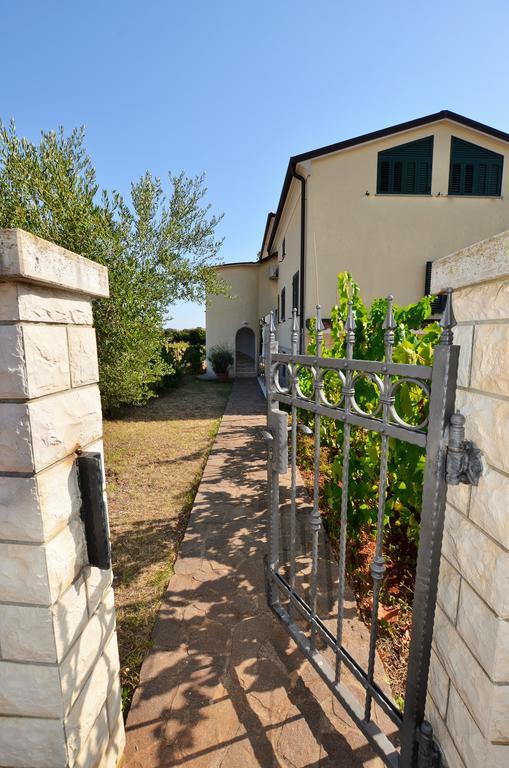 Apartments Sv. Pelegrin Umag Extérieur photo