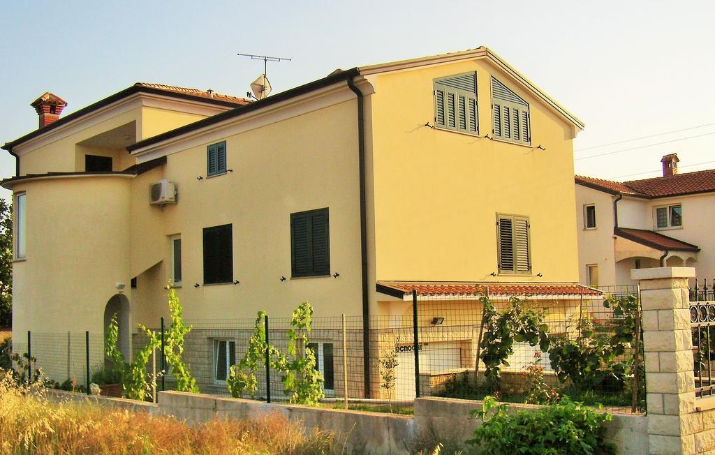 Apartments Sv. Pelegrin Umag Extérieur photo