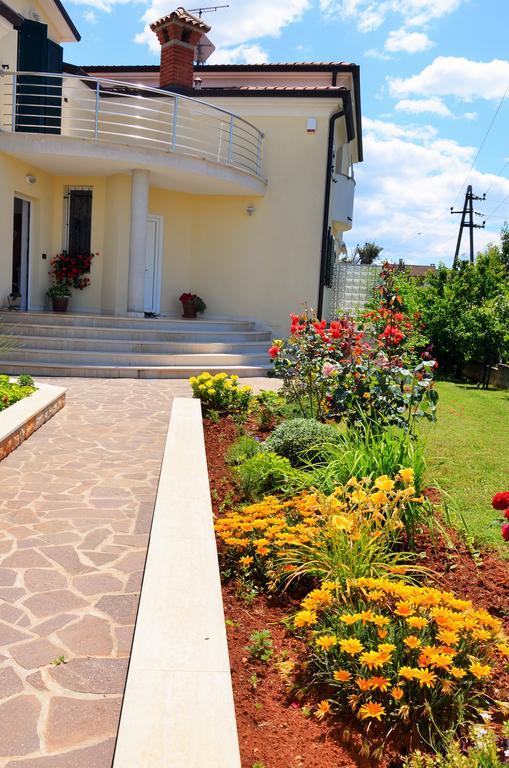 Apartments Sv. Pelegrin Umag Extérieur photo