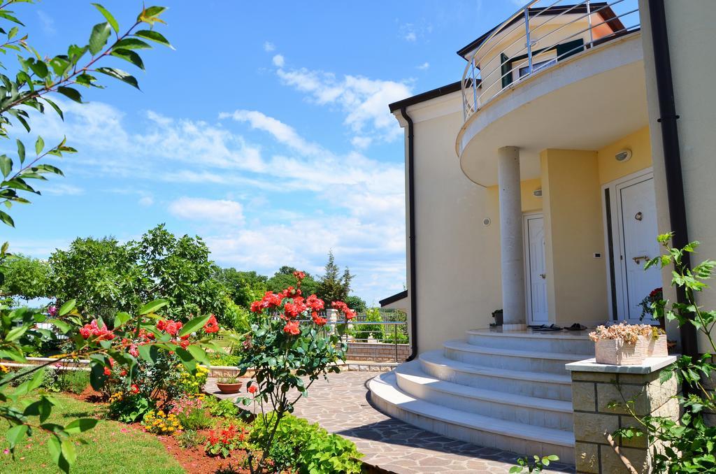 Apartments Sv. Pelegrin Umag Extérieur photo