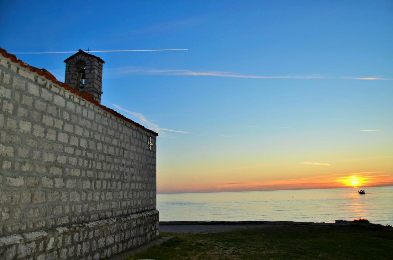 Apartments Sv. Pelegrin Umag Extérieur photo